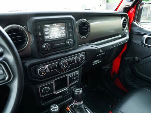 Used 2018 Jeep Wrangler Unlimited Sport AWD/4WD image 29