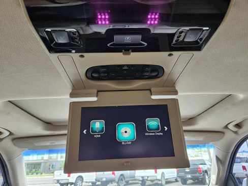 Used 2019 GMC Yukon XL SLT w/ Premium Edition AWD/4WD image 21