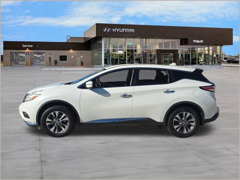 Used 2017 Nissan Murano S w/ Navigation Package image 2