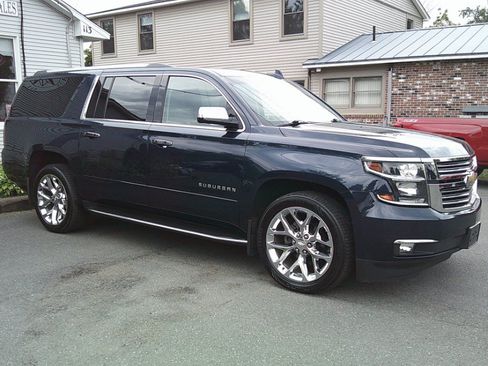 Used 2017 Chevrolet Suburban Premier AWD/4WD image 4