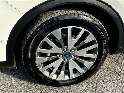 Used 2021 Ford Escape Titanium w/ Class II Trailer Tow Package image 8