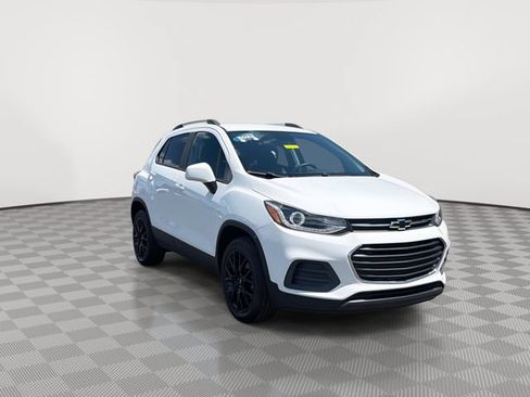 Certified 2022 Chevrolet Trax LT w/ Sport Edition AWD/4WD image 2