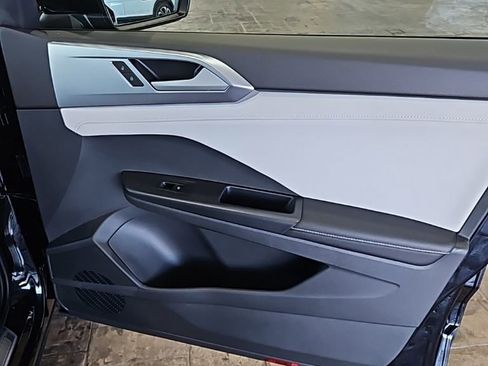 New 2026 Volkswagen Taos SE image 11
