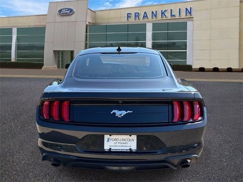 Certified 2022 Ford Mustang Coupe image 6