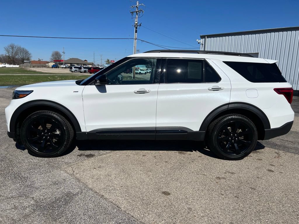 Used 2024 Ford Explorer ST-Line w/ Class IV Trailer Tow Package AWD/4WD image 2