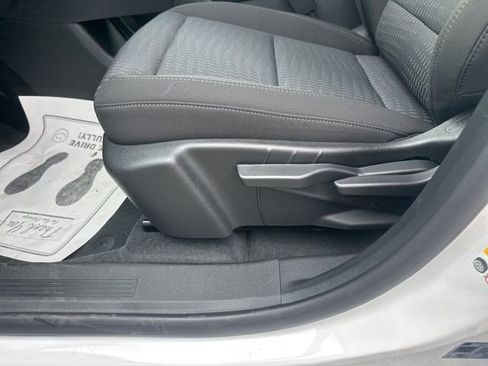 New 2026 Chevrolet Equinox LT image 17