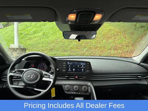 Used 2023 Hyundai Elantra SE FWD image 7