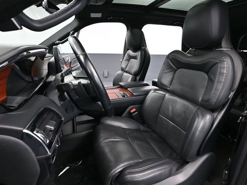 Used 2024 Lincoln Navigator Reserve image 21