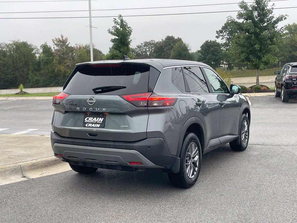 Used 2023 Nissan Rogue S AWD/4WD image 7