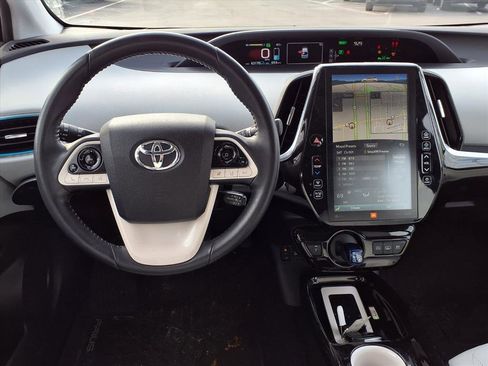 Used 2018 Toyota Prius Prime Advanced image 5