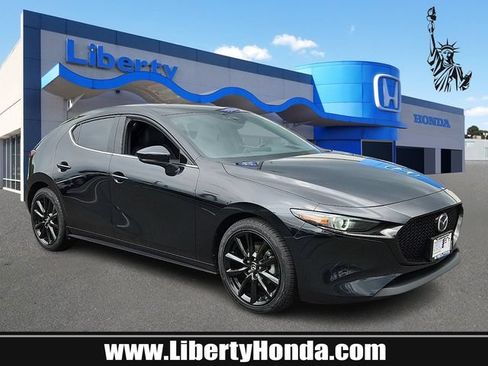 Used 2024 MAZDA MAZDA3 s FWD image 1