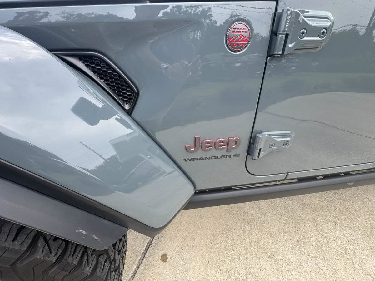 Used 2024 Jeep Wrangler Unlimited Rubicon AWD/4WD image 21
