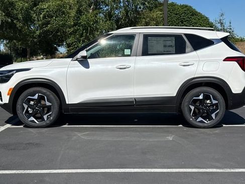 New 2026 Kia Seltos EX FWD image 10