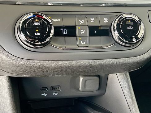 New 2026 Buick Envista Sport Touring w/ Convenience II Package FWD image 11
