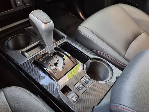 Used 2021 Toyota 4Runner TRD Off-Road Premium w/ Moonroof Package AWD/4WD image 26