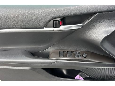 Certified 2022 Toyota Camry SE FWD image 11