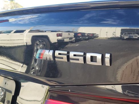 Used 2021 BMW M550i xDrive w/ Executive Package image 8