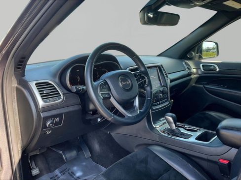 Used 2018 Jeep Grand Cherokee Altitude AWD/4WD image 17