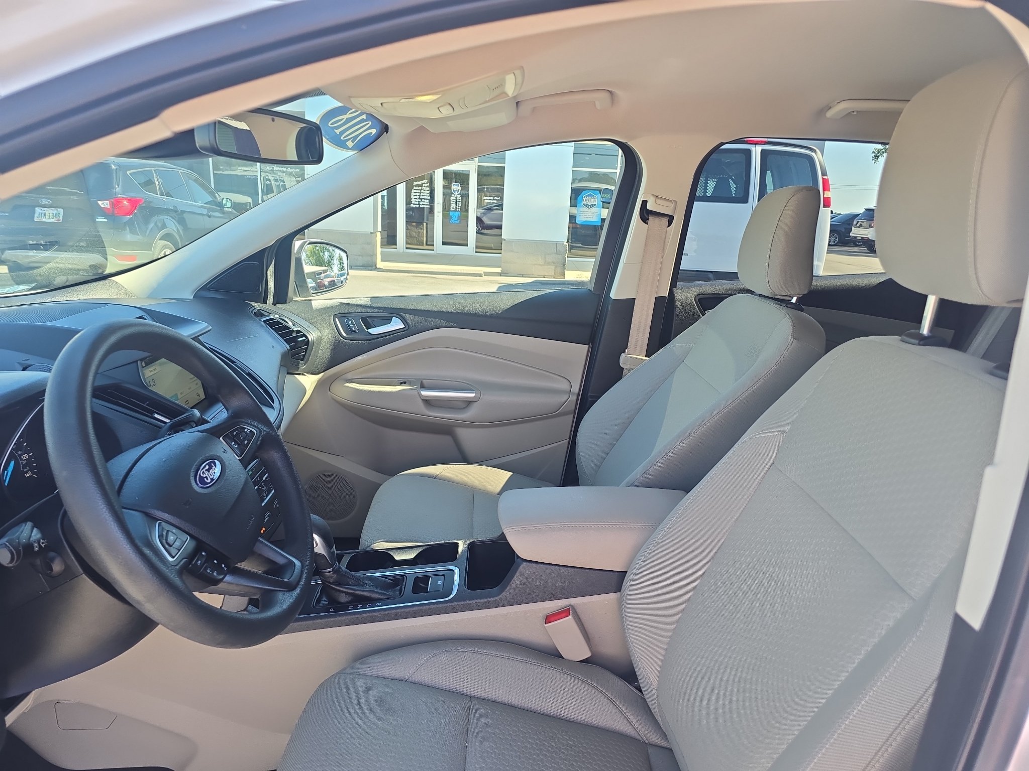 Used 2018 Ford Escape SE w/ Ford Safe & Smart Package FWD image 11