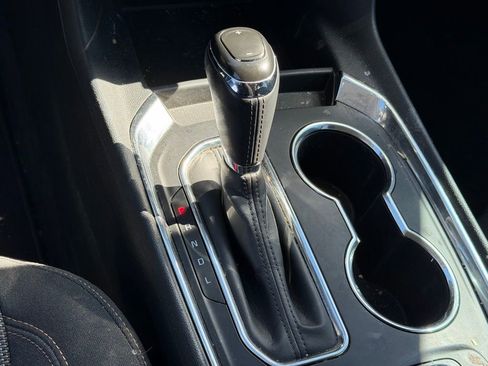 Used 2020 Chevrolet Traverse LT image 20