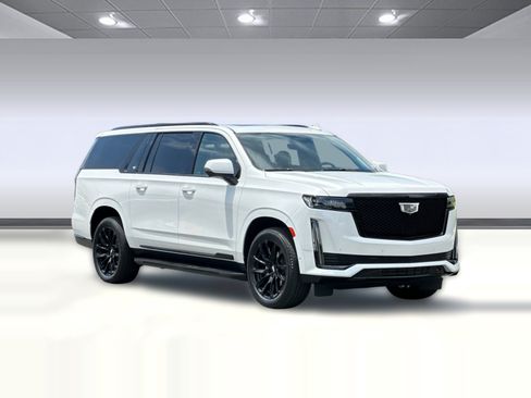 Used 2024 Cadillac Escalade ESV Sport Platinum w/ LPO, ONYX Package AWD/4WD image 7