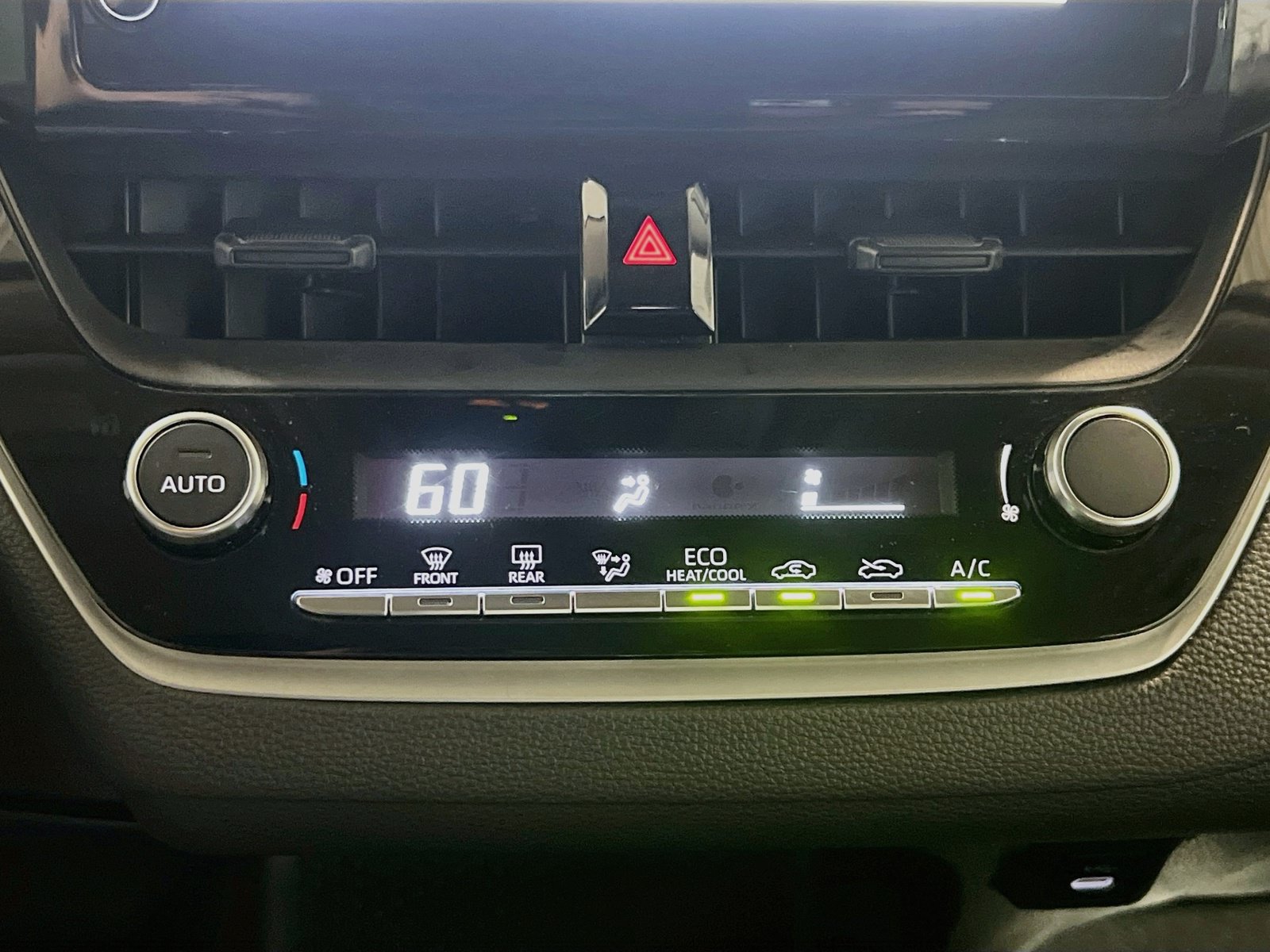 Used 2024 Toyota Corolla LE FWD image 11