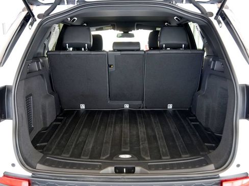 Used 2019 Land Rover Discovery Sport SE AWD/4WD image 29