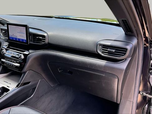 Used 2022 Ford Explorer ST-Line RWD image 19