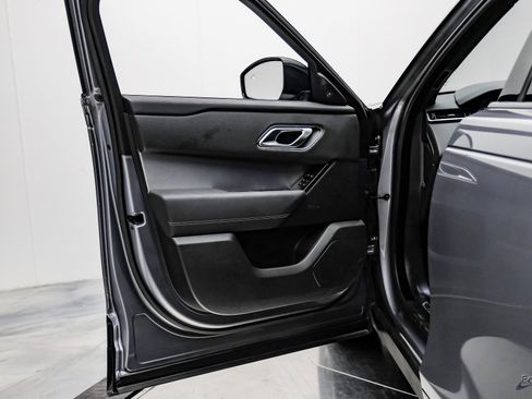 Used 2022 Land Rover Range Rover Velar R-Dynamic S image 69