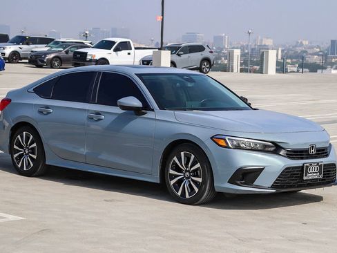 Used 2024 Honda Civic EX image 3