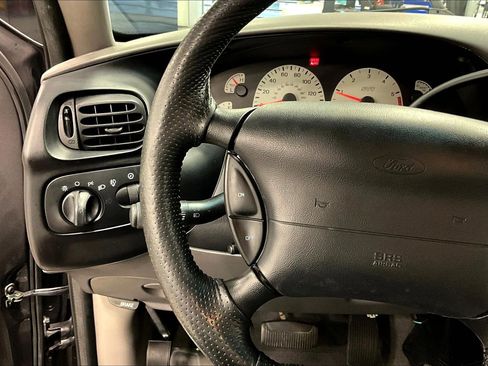 Used 2004 Ford F150 Lightning RWD image 8