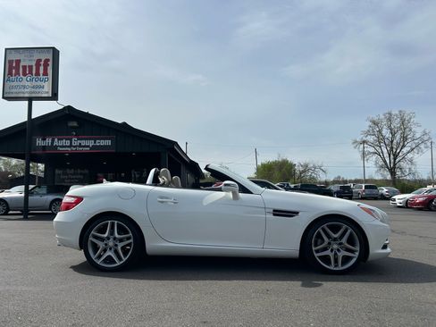 Used 2015 Mercedes-Benz SLK 250 image 22