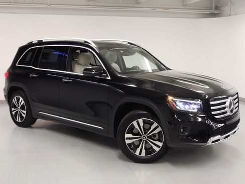 Certified 2025 Mercedes-Benz GLB 250 4MATIC image 4