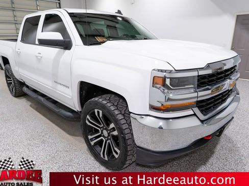 Used 2017 Chevrolet Silverado 1500 LT w/ Trailering Package image 6