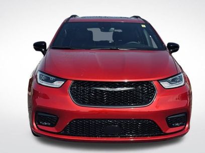 Certified 2025 Chrysler Pacifica Limited