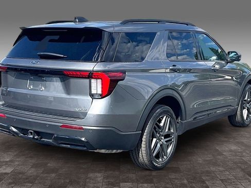 Used 2025 Ford Explorer ST-Line w/ ST-Line Street Pack AWD/4WD image 29