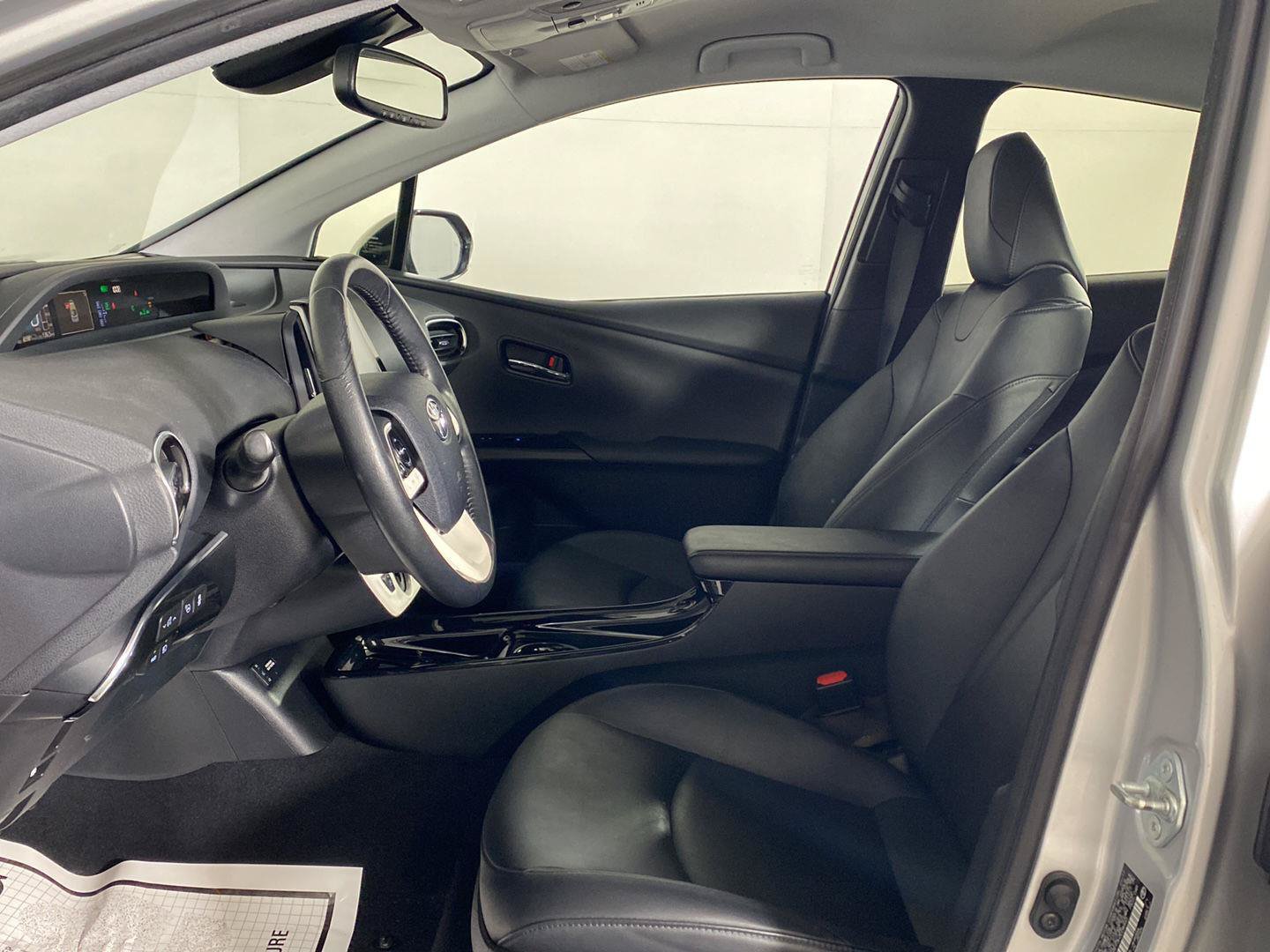 Used 2017 Toyota Prius Prime Advanced FWD image 26