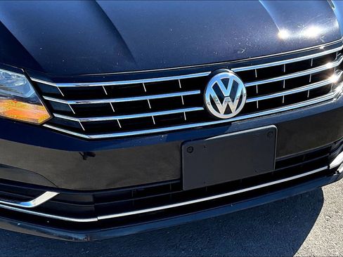 Used 2017 Volkswagen Passat 1.8T SE image 27