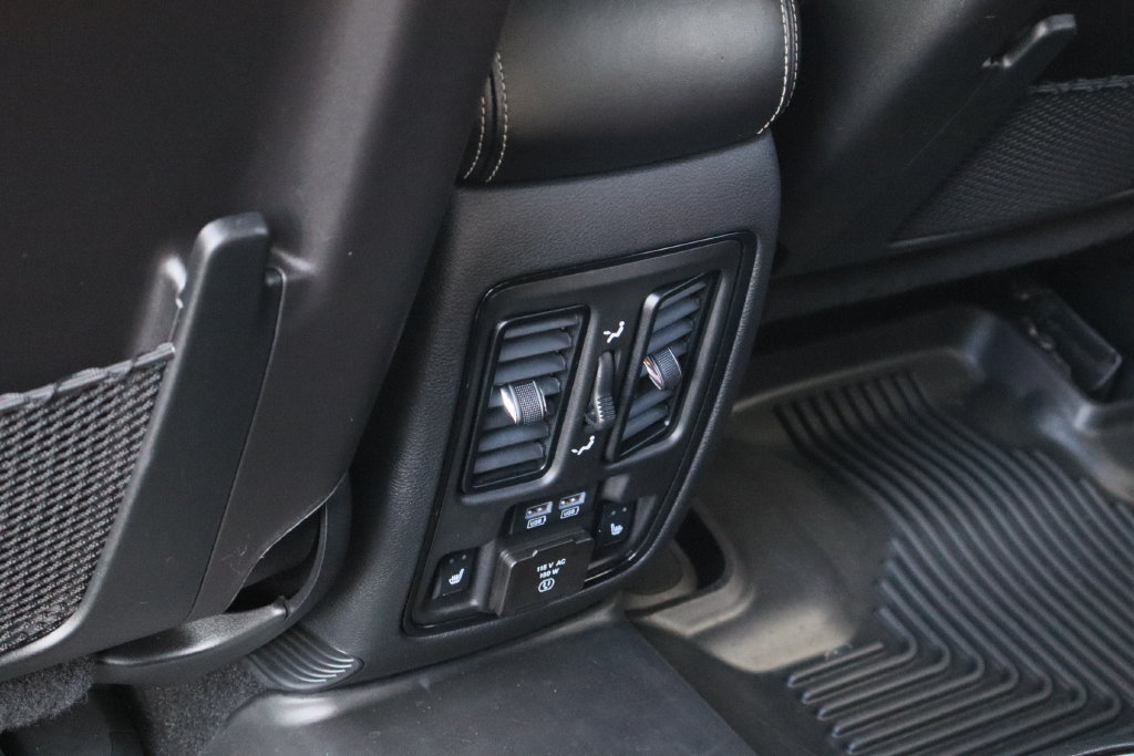 Used 2023 Dodge Durango SRT AWD/4WD image 21