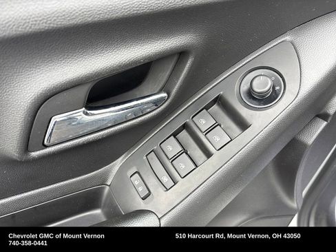 Used 2022 Chevrolet Trax LS w/ Tint and Cruise Package image 14