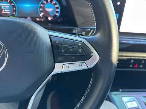 Used 2024 Volkswagen Atlas SE image 22