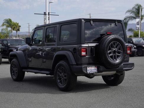 Used 2025 Jeep Wrangler Unlimited Sport AWD/4WD image 6