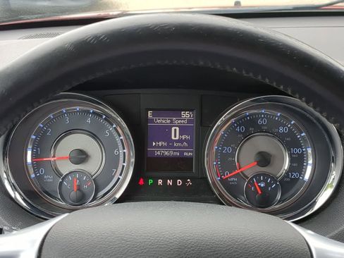 Used 2013 Chrysler Town & Country Touring-L FWD image 30