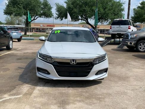 Used 2019 Honda Accord Sport image 2