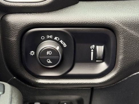 Used 2025 RAM 1500 Big Horn AWD/4WD image 21