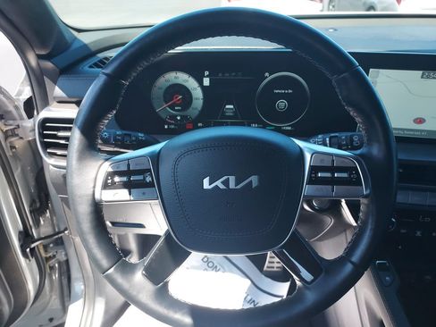 Used 2025 Kia Telluride SX Prestige X-Pro AWD/4WD image 17