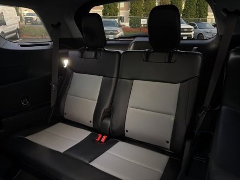 Used 2022 Ford Explorer XLT w/ Equipment Group 202A image 12