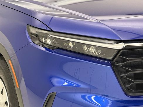 Used 2024 Honda CR-V LX image 5