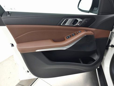 Used 2026 BMW X5 xDrive40i w/ Parking Assistance Package image 10