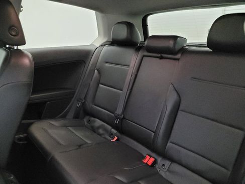 Used 2015 Volkswagen Golf S image 18